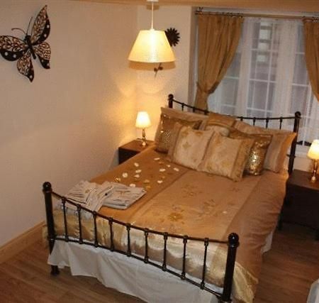 Robertsbridge Retreat At Cornhill Self Catering Apartments Стая снимка
